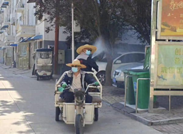 正规实盘配资平台 济阳大街社区联合物业开展夏季蚊蝇虫消杀活动